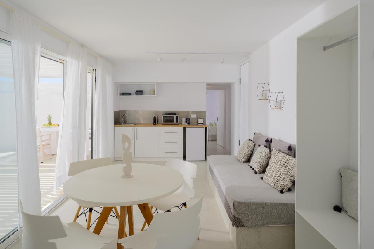 Infinite Blue Luxury Suites Fira  Exterior foto