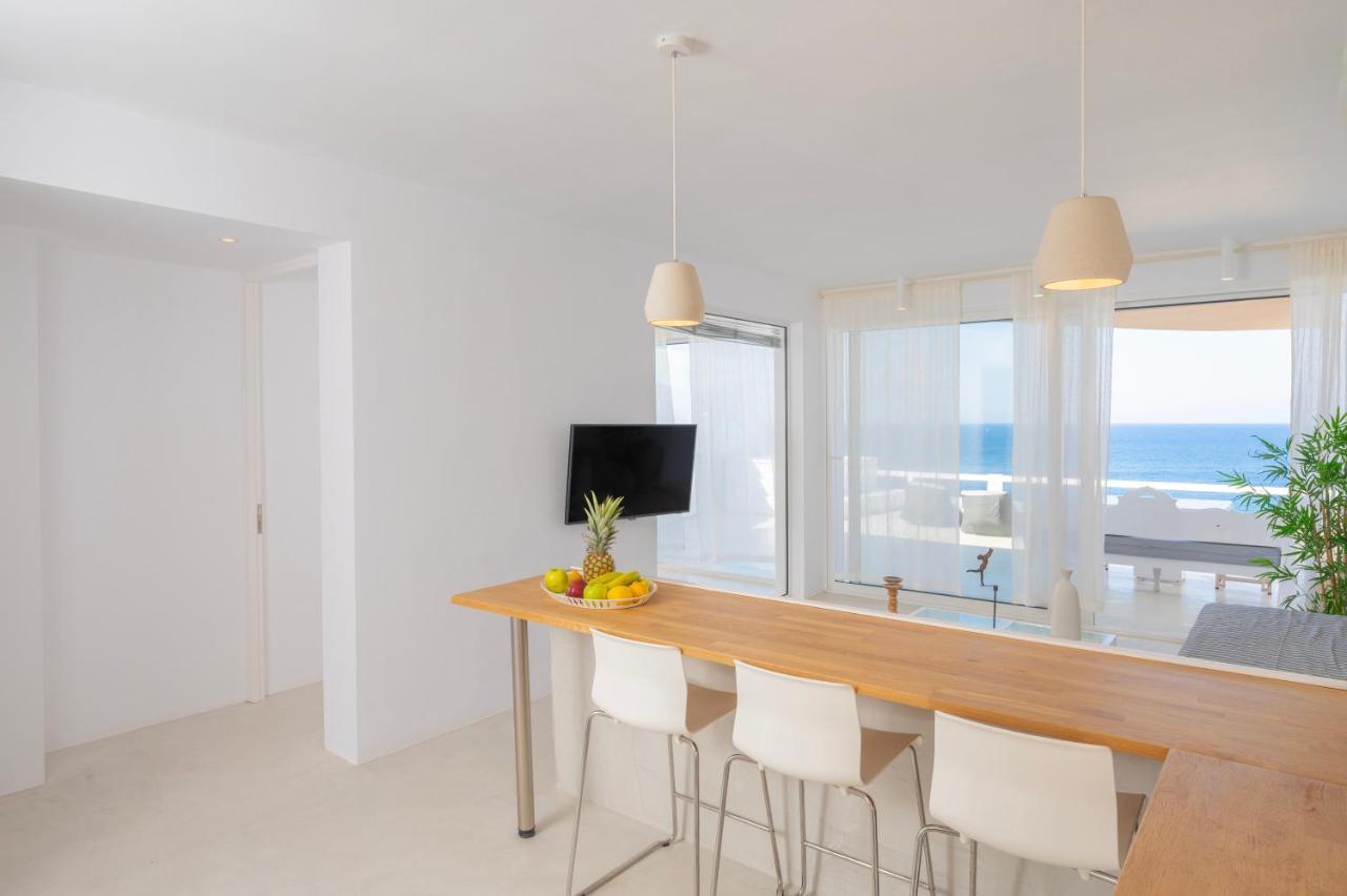 Infinite Blue Luxury Suites Fira  Exterior foto